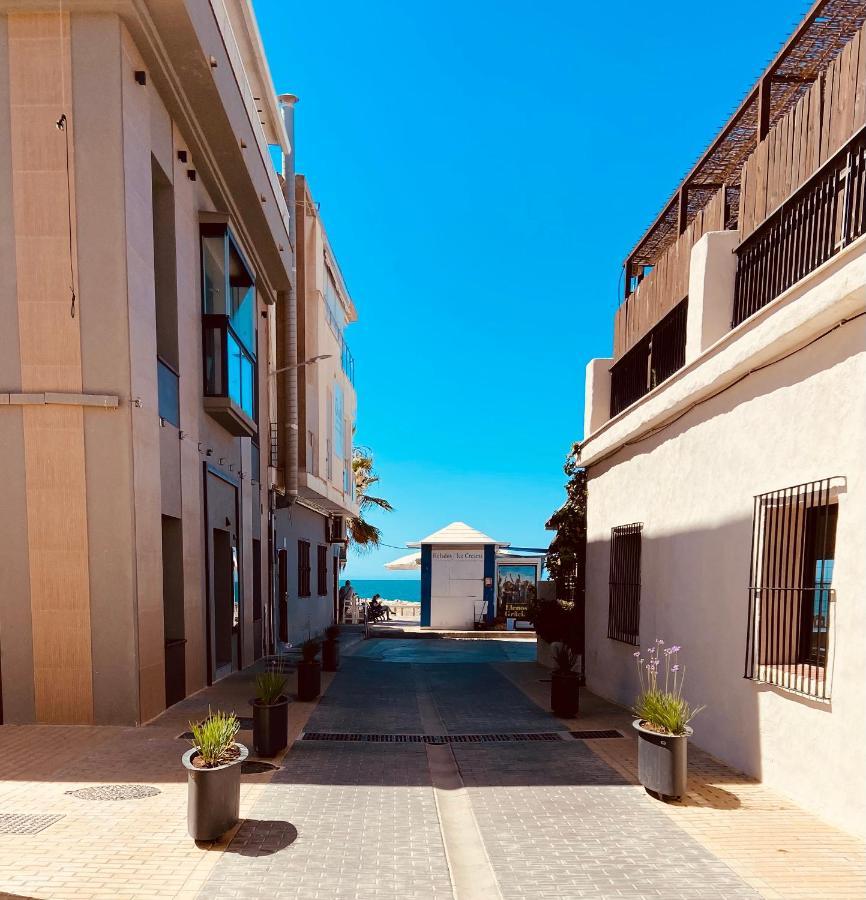 Apartamentos Chuita Playa Малага Экстерьер фото