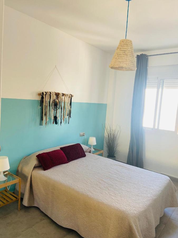 Apartamentos Chuita Playa Малага Экстерьер фото