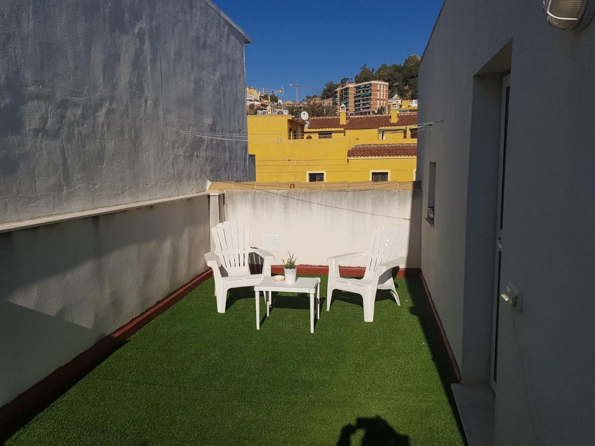 Apartamentos Chuita Playa Малага Экстерьер фото