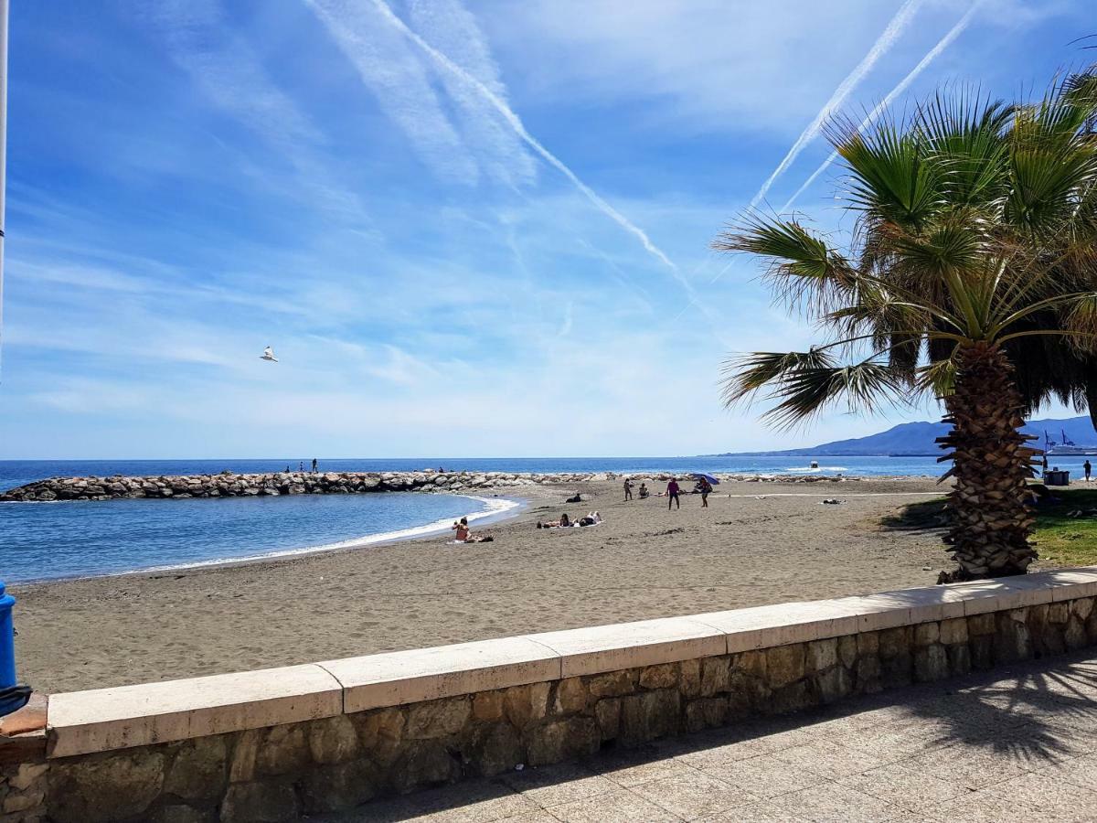 Apartamentos Chuita Playa Малага Экстерьер фото