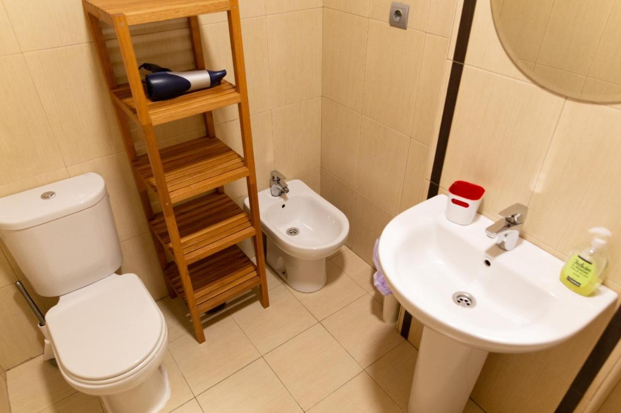 Apartamentos Chuita Playa Малага Экстерьер фото